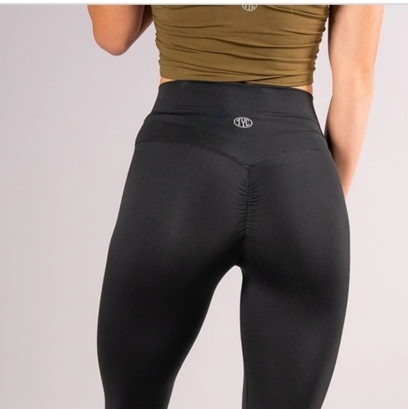 Til You Collapse Scrunch Booty Black Leggings Small Poshmark